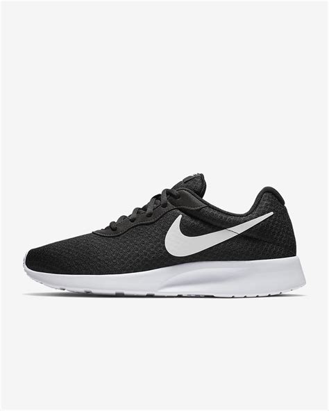 Nike Tanjun Sneaker 